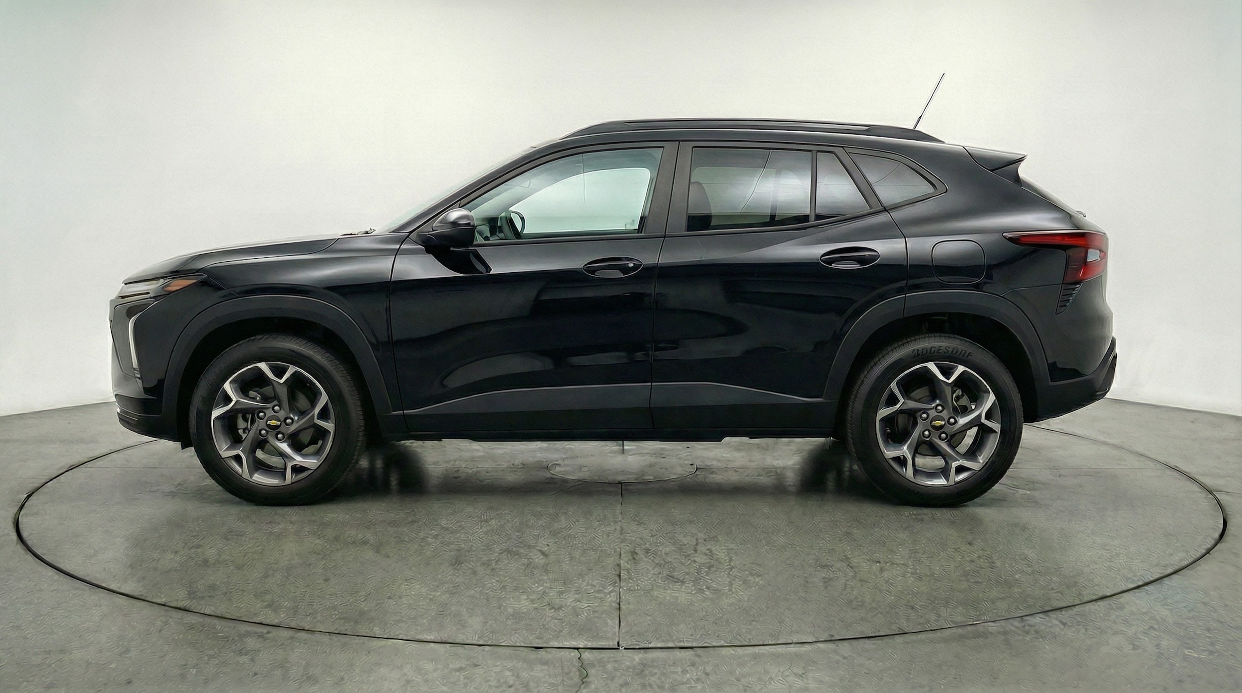 Thumbnail: 2025 Chevrolet Trax - 4