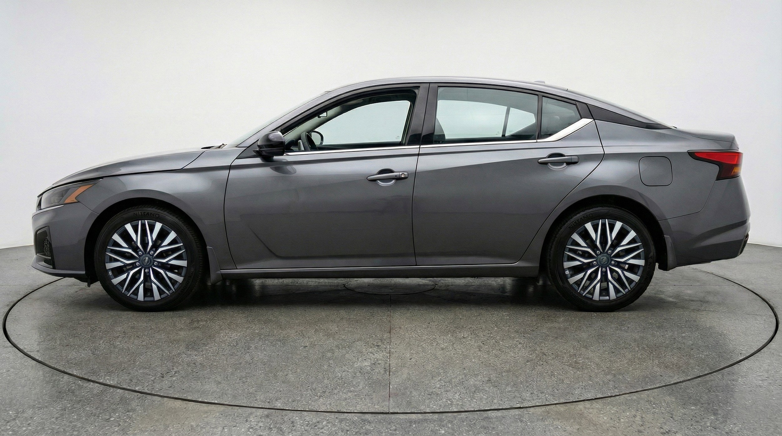 Thumbnail: 2025 Nissan Altima - 5