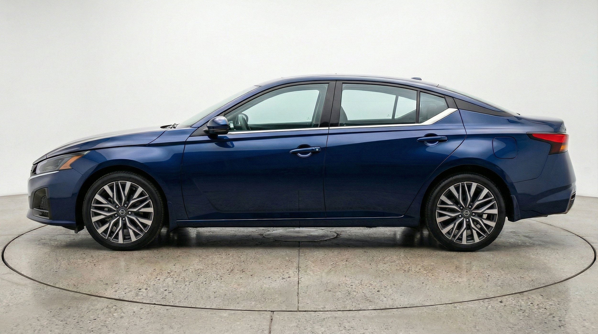 Thumbnail: 2025 Nissan Altima - 5