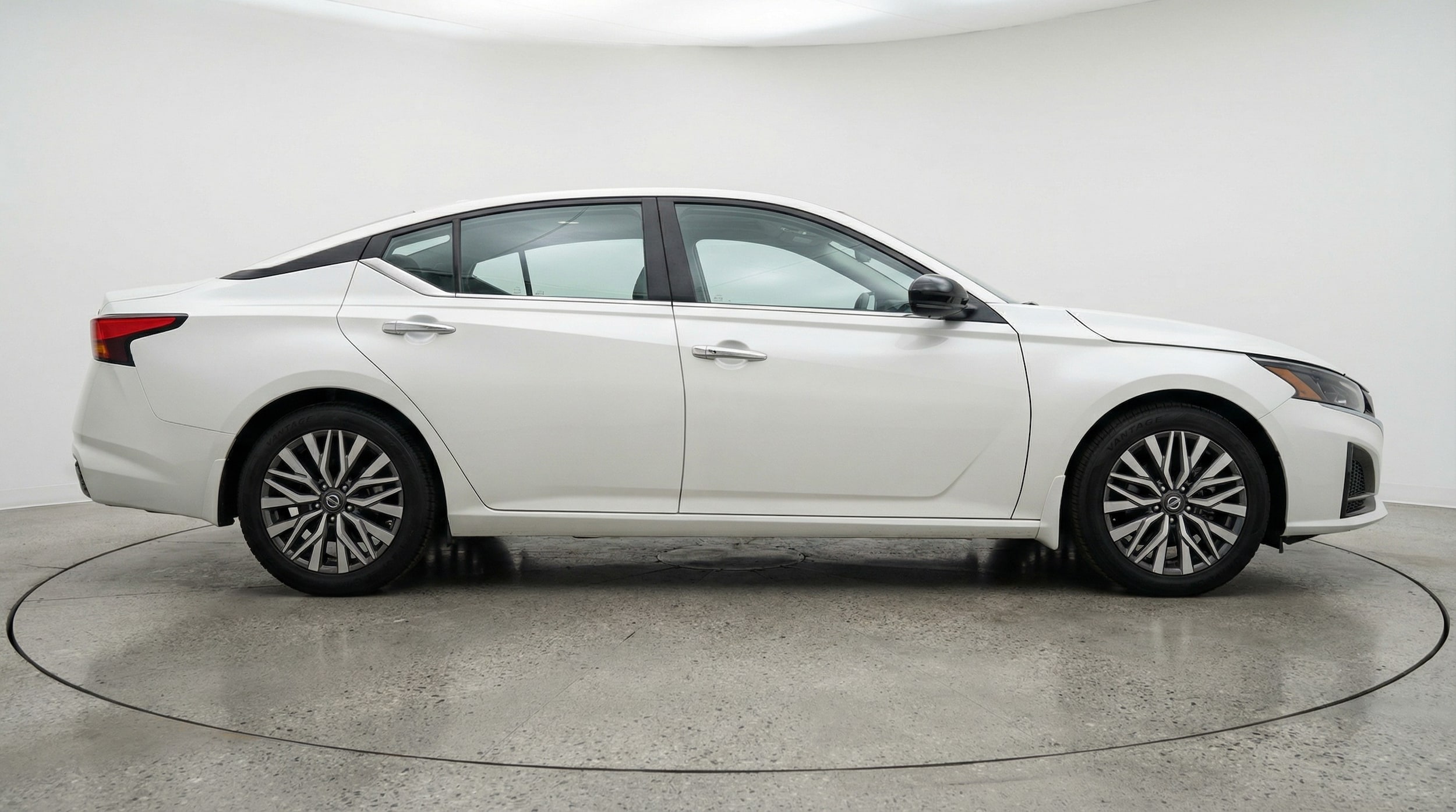 Thumbnail: 2025 Nissan Altima - 8