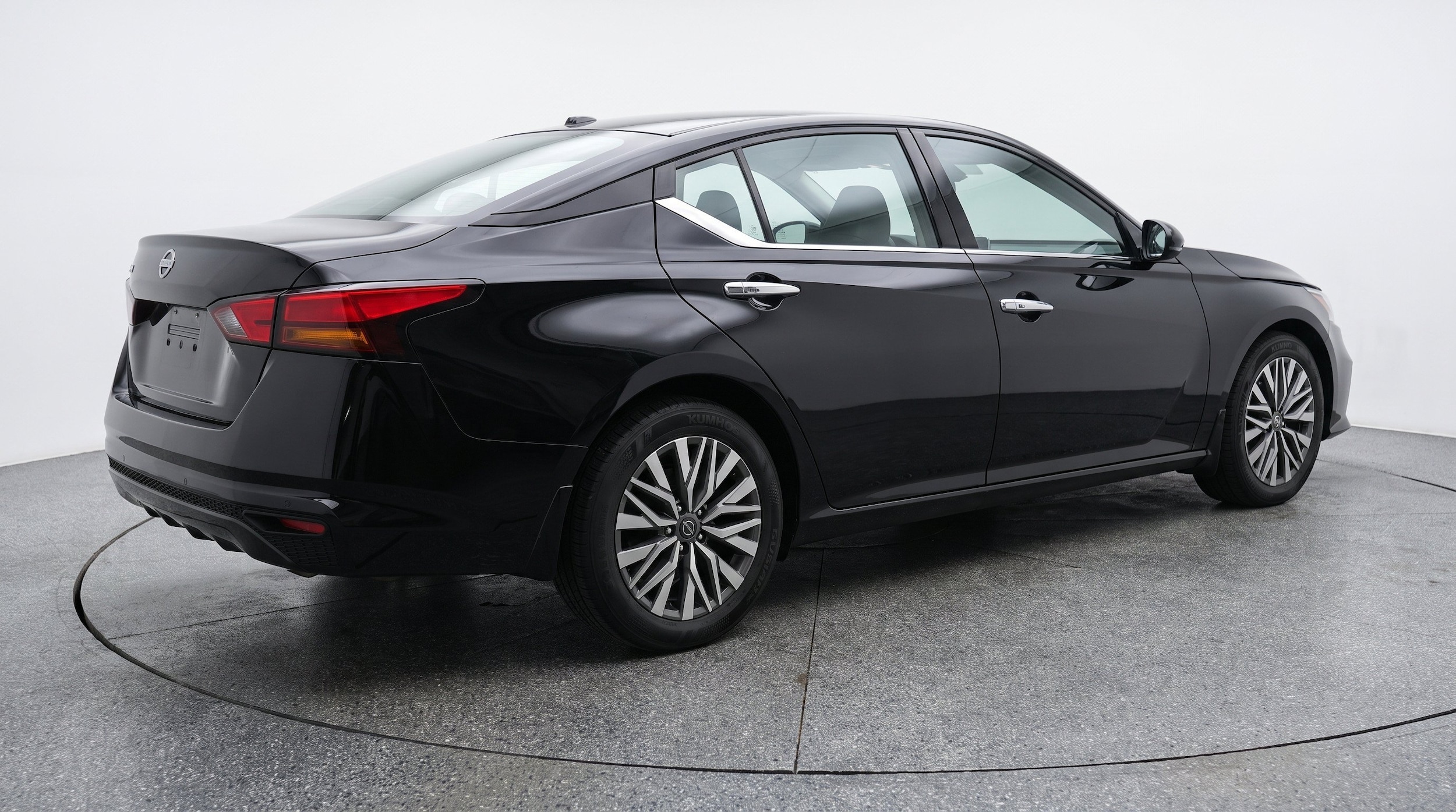 Thumbnail: 2025 Nissan Altima - 9