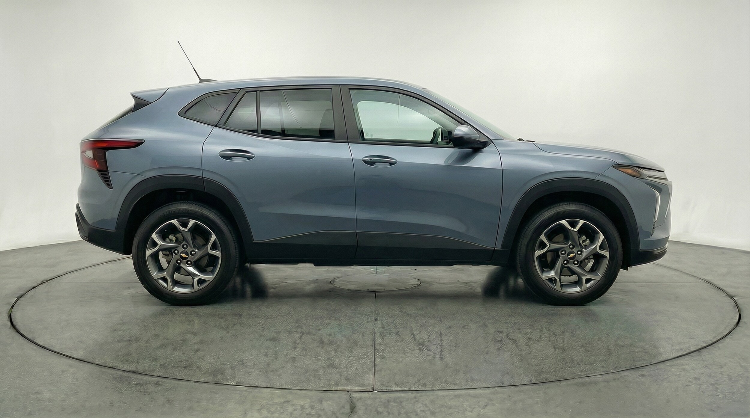 Thumbnail: 2025 Chevrolet Trax - 8