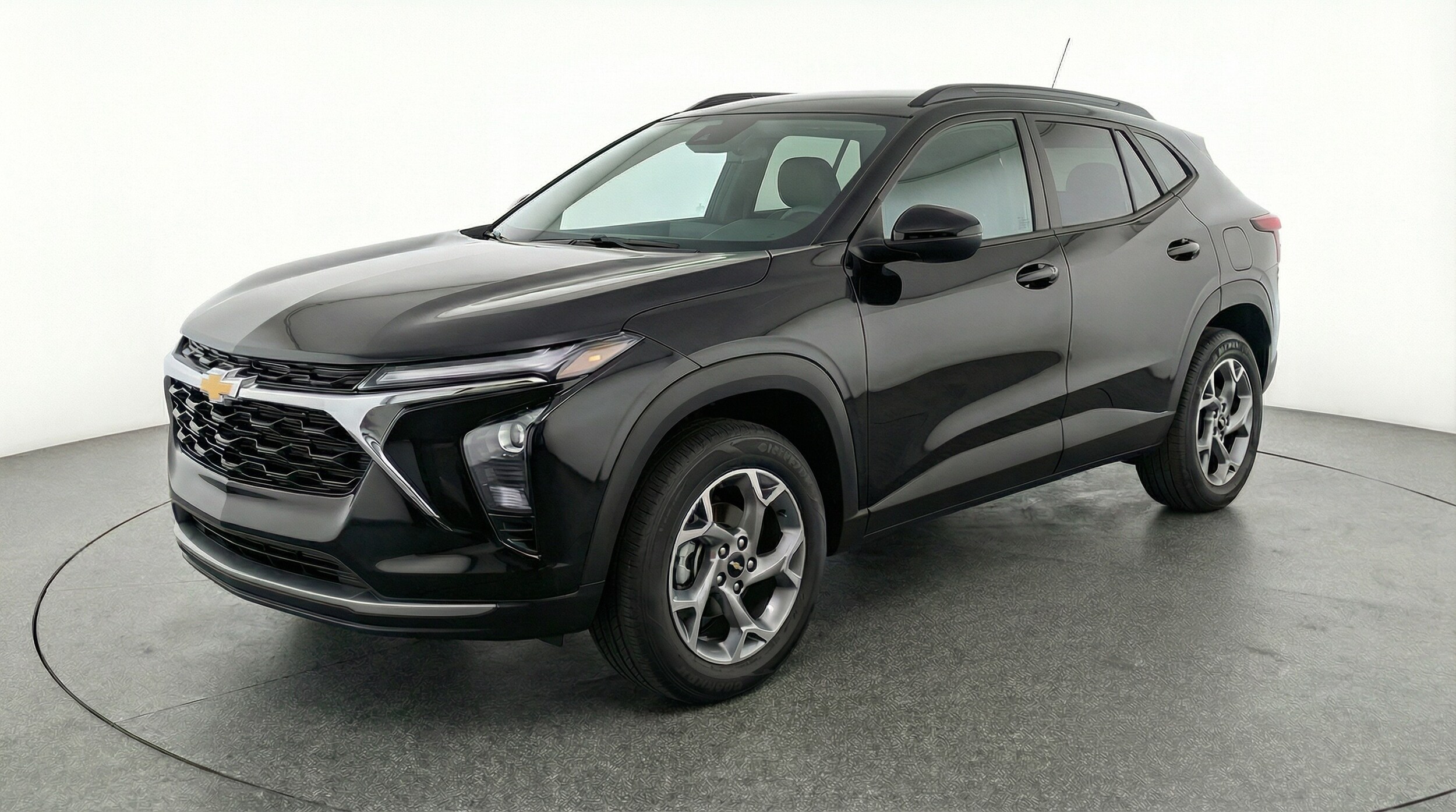 Thumbnail: 2025 Chevrolet Trax - 3