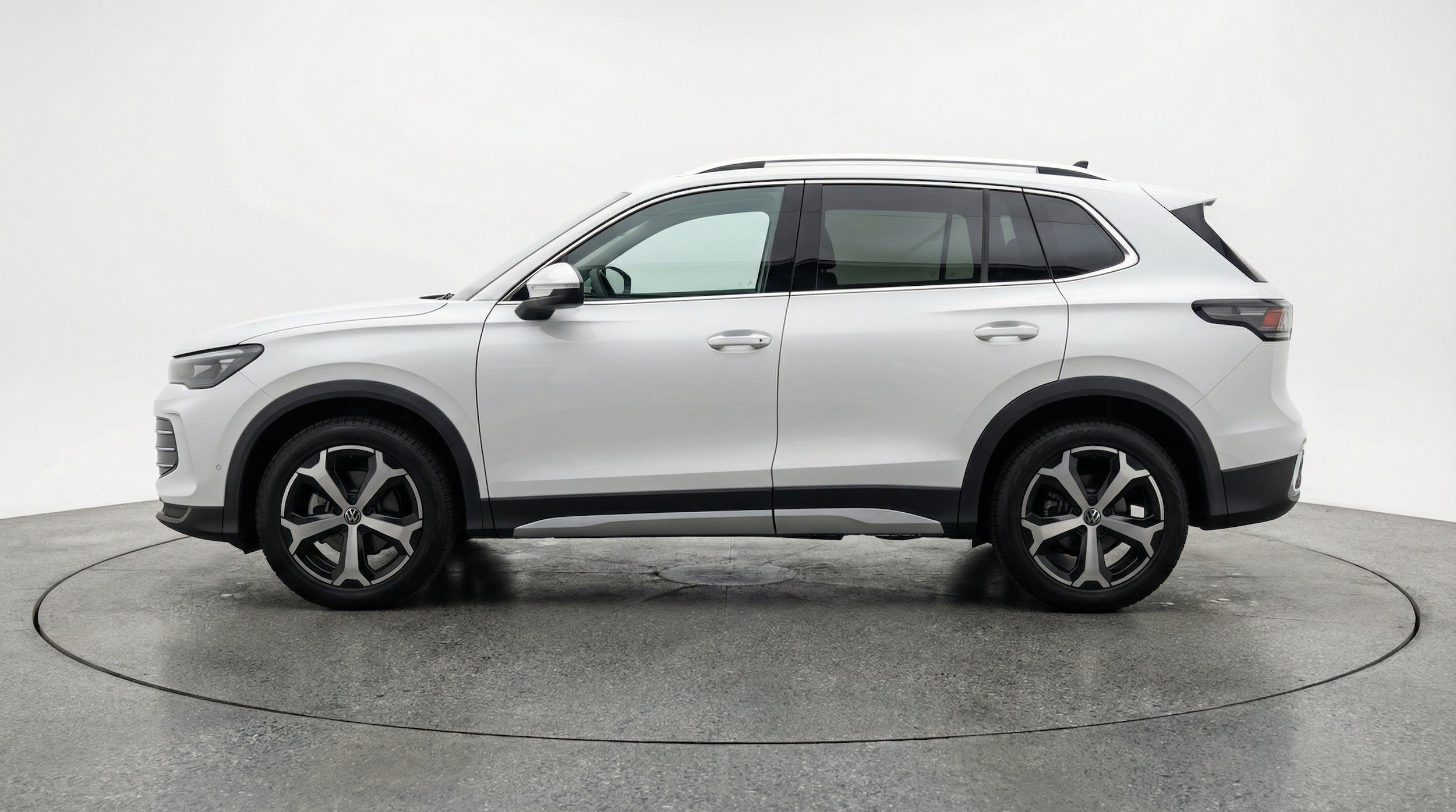Thumbnail: 2026 Volkswagen Tiguan - 5