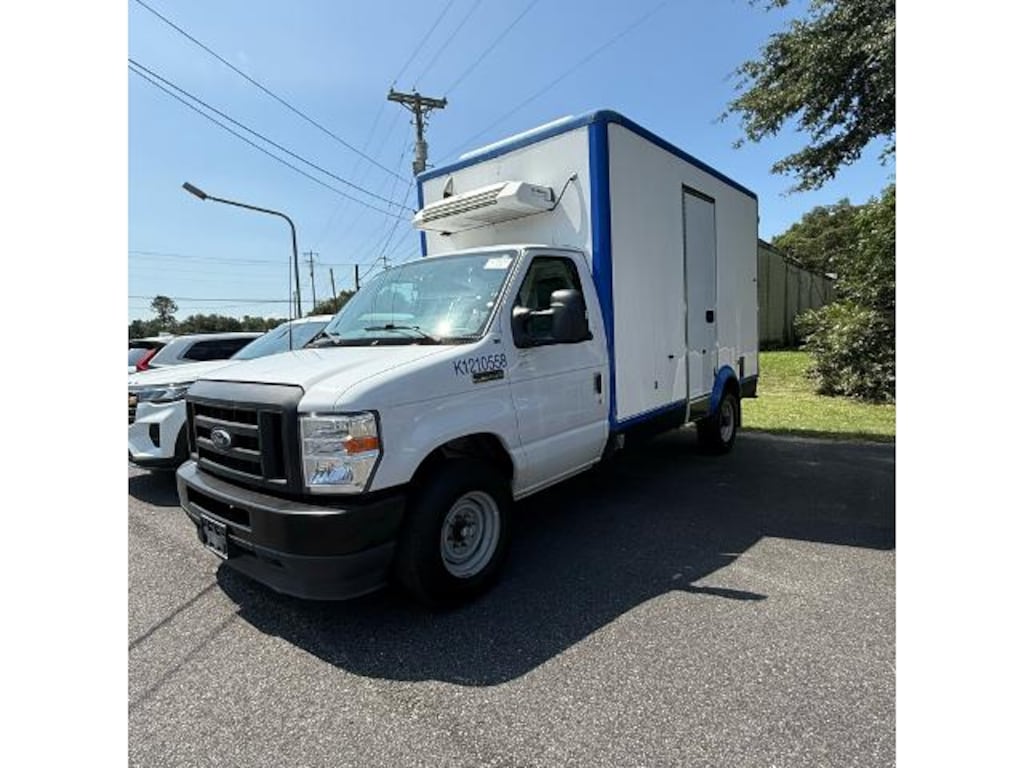 Used 2023 Ford Econoline 350 Cutaway Base Chassis Truck