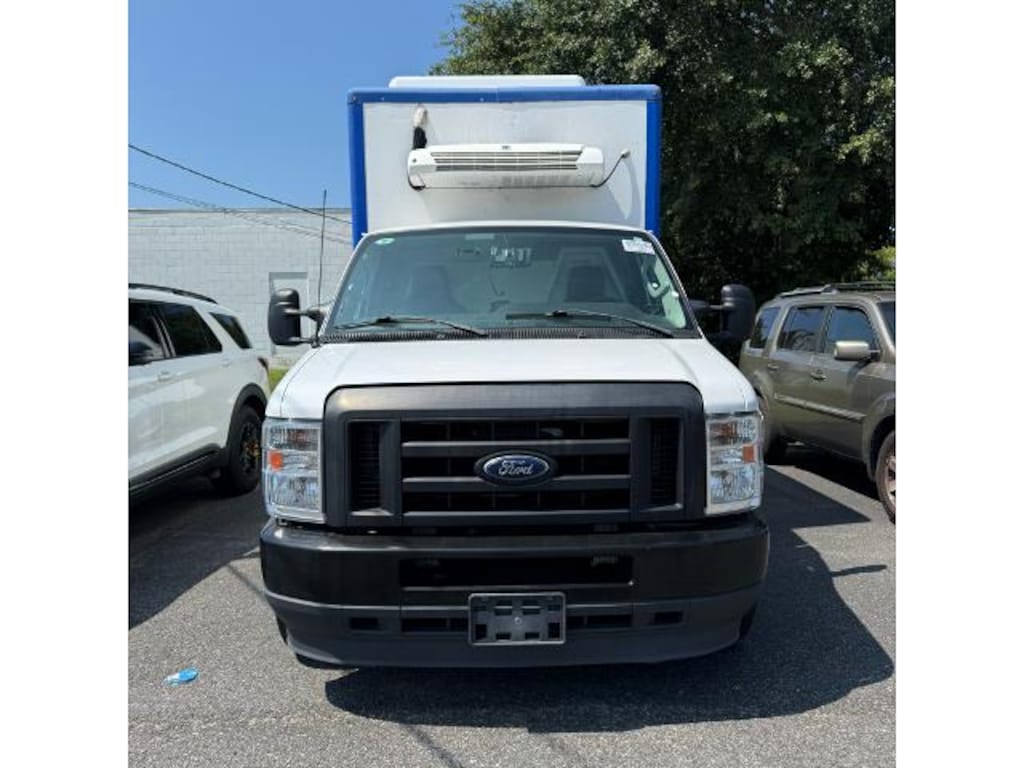 Used 2023 Ford Econoline 350 Cutaway Base Chassis Truck