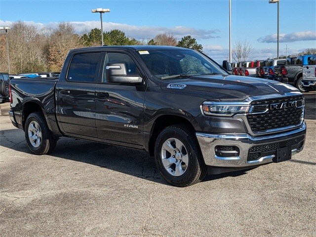2025 Ram 1500 Tradesman photo 2