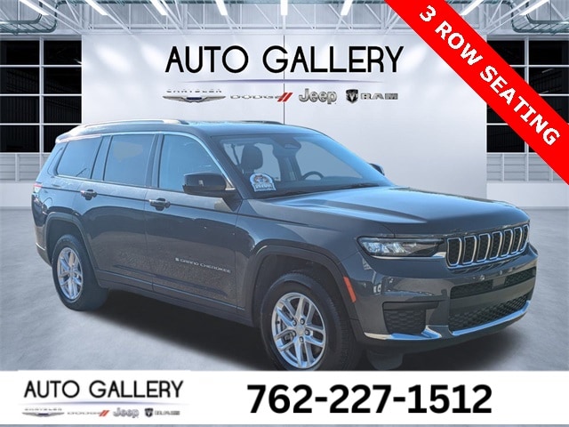 2023 Jeep Grand Cherokee L Laredo's photo
