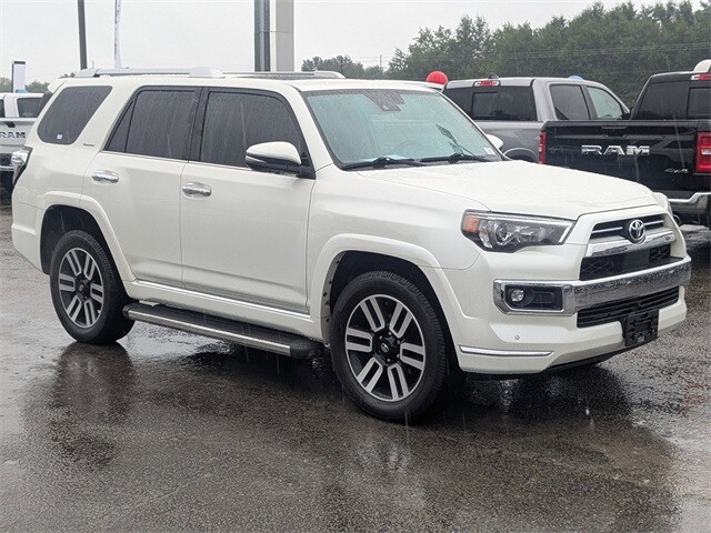 2022 Toyota 4Runner Limited photo 2