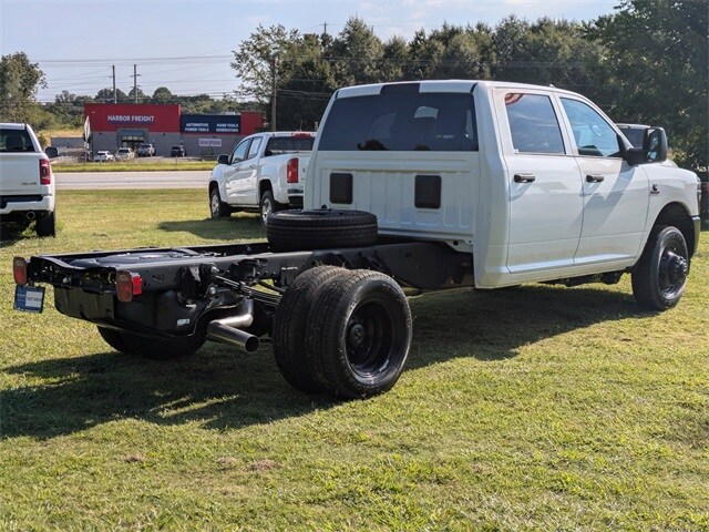 2026 Ram 3500 Tradesman photo 2
