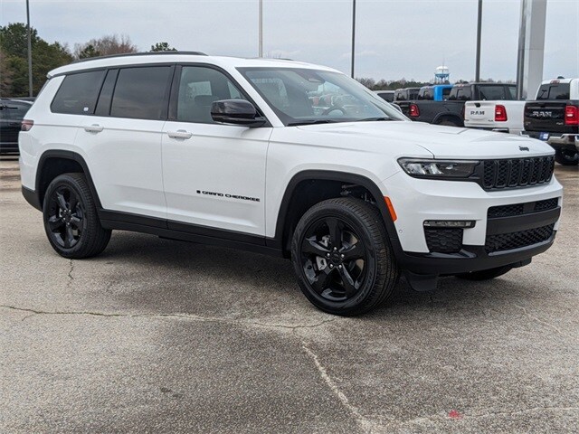 2025 Jeep Grand Cherokee L photo 2
