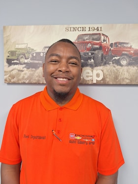 Staff member Darius H from ID_64243ccfd1e3