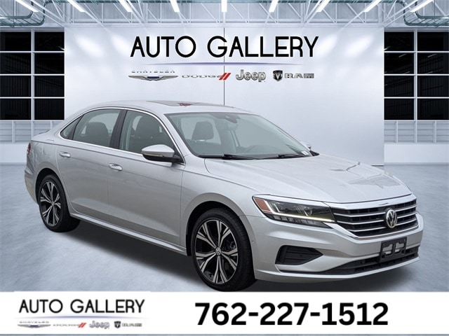 2020 Volkswagen Passat SEL's photo