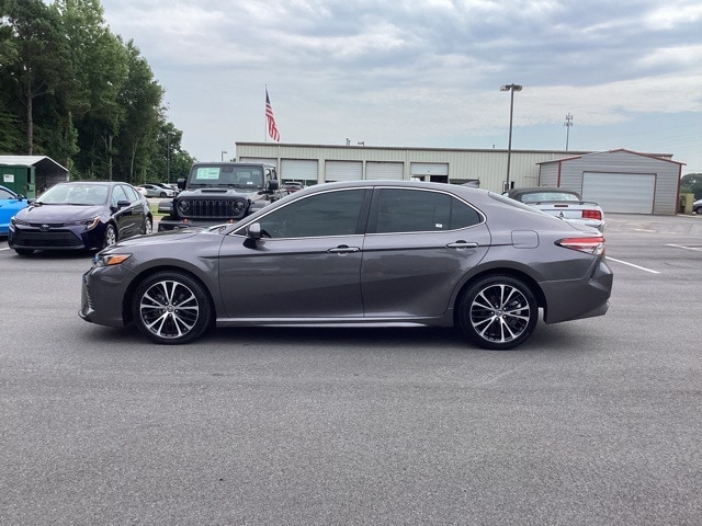 Used 2019 Toyota Camry SE with VIN 4T1B11HK0KU698912 for sale in Commerce, GA