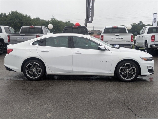 2023 Chevrolet Malibu 1LT photo 2