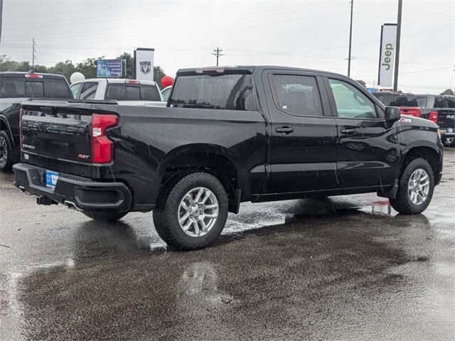 2023 Chevrolet Silverado 1500 RST photo 3