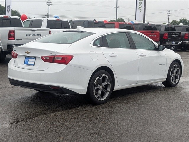 2023 Chevrolet Malibu 1LT photo 3
