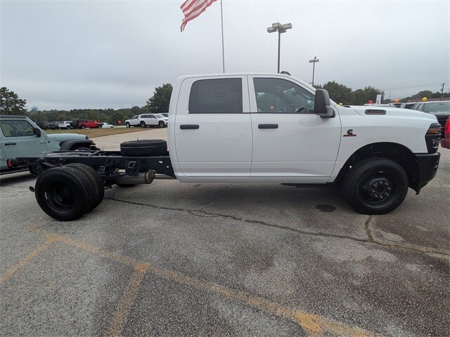 2026 Ram 3500 Tradesman photo 2