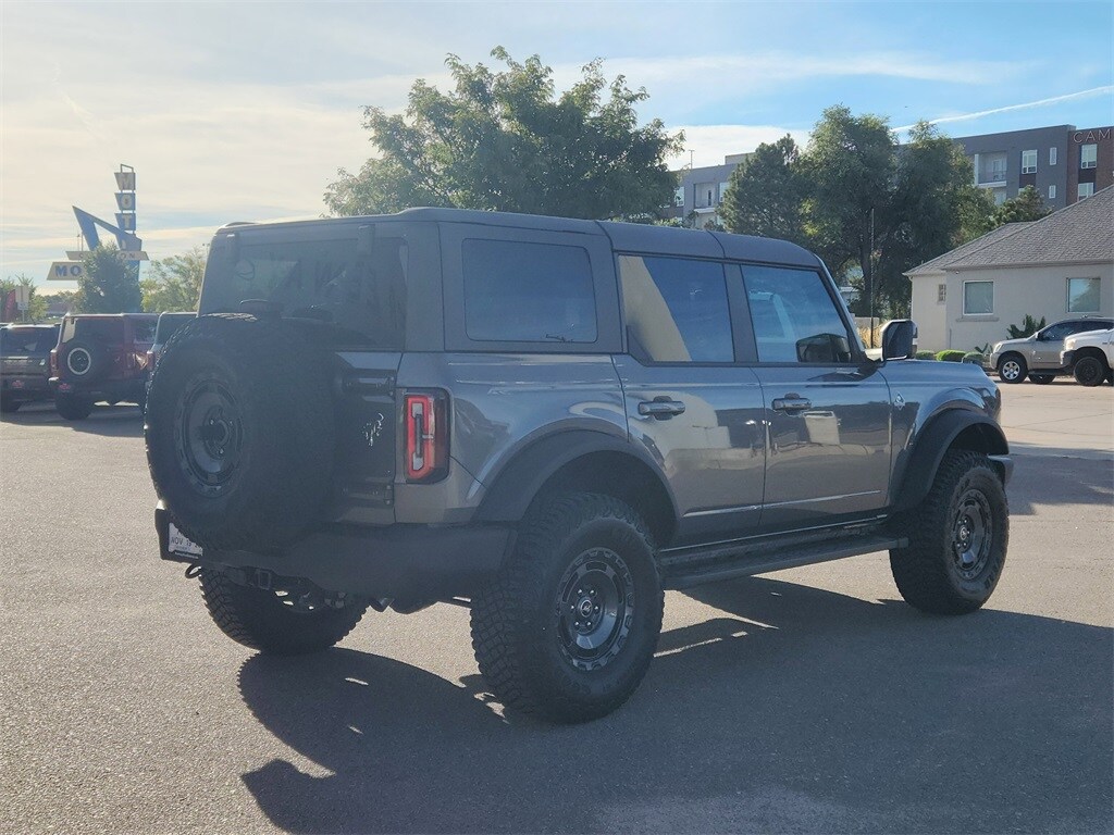 2024 Ford Bronco Outer Banks photo 3