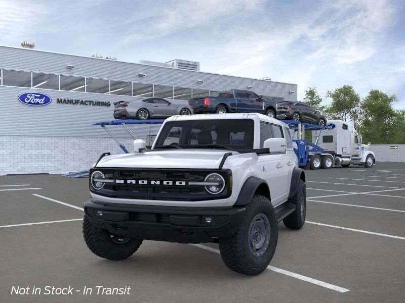 2025 Ford Bronco Outer Banks photo 2