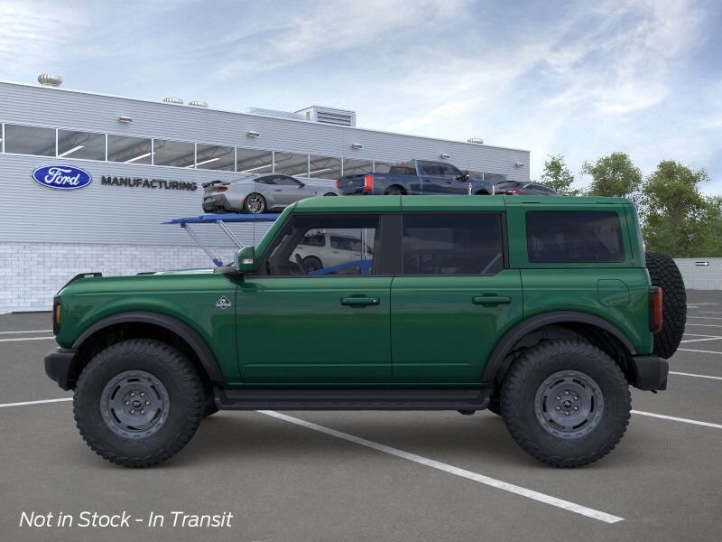 2025 Ford Bronco Outer Banks photo 3