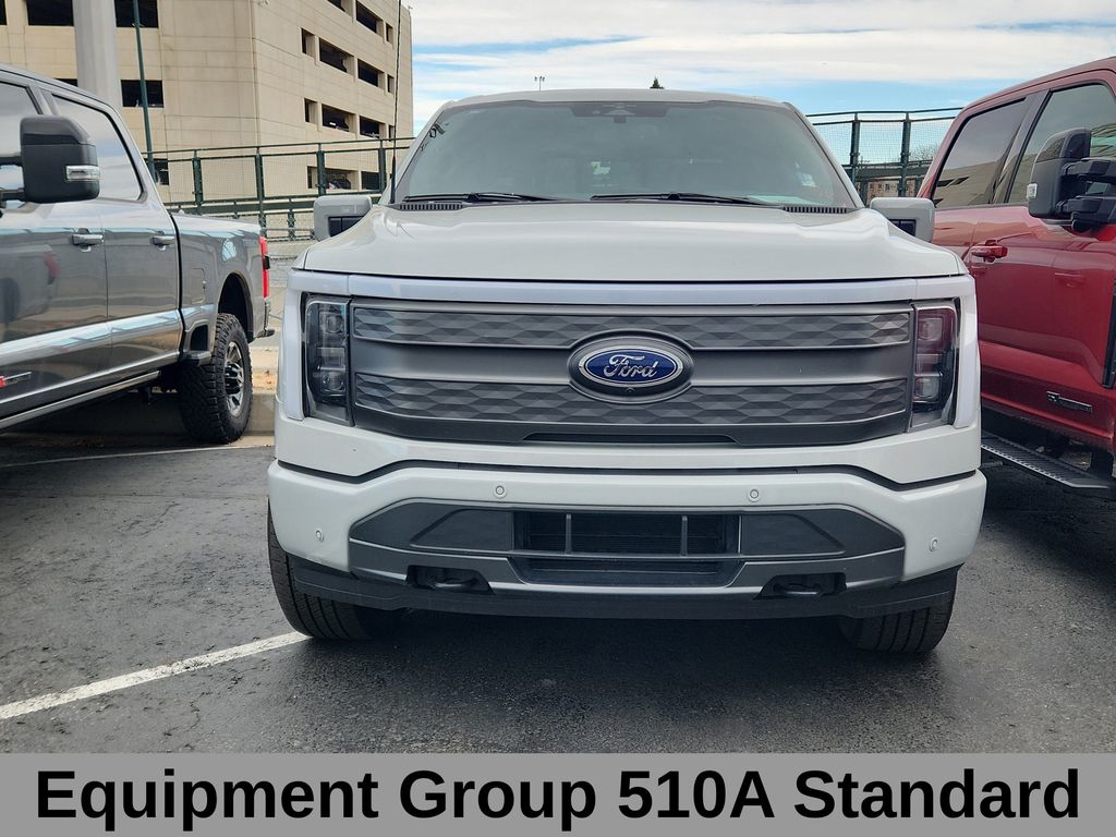 2023 Ford F-150 Lightning Lariat photo 2