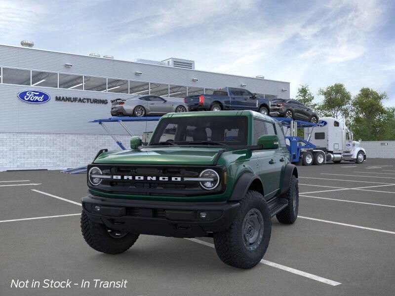 2025 Ford Bronco Outer Banks photo 2