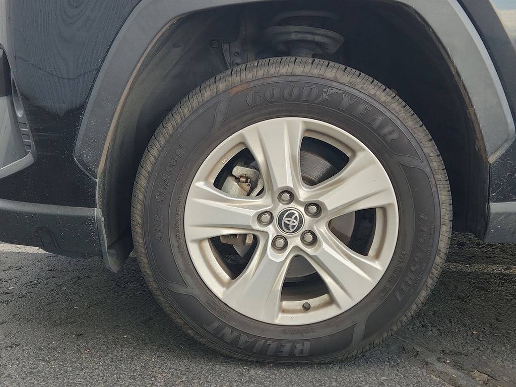 Used 2021 Toyota RAV4 XLE SUV