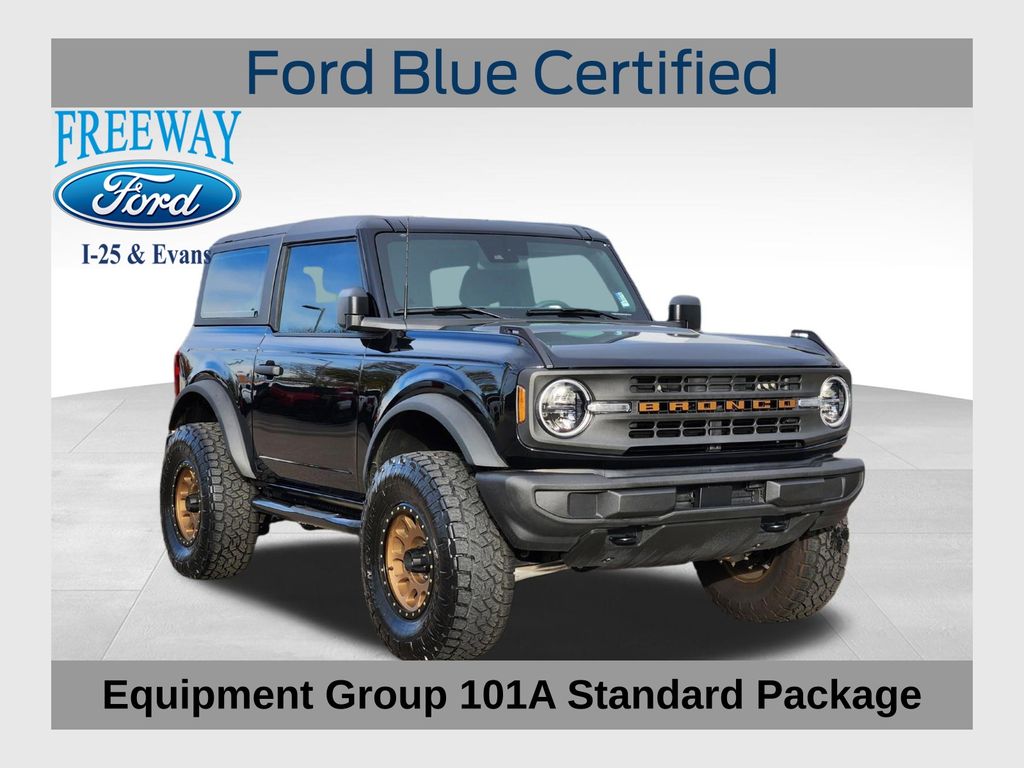 2023 Ford Bronco 2-Door Base's photo