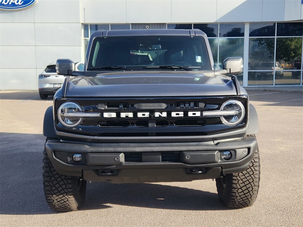 2024 Ford Bronco Outer Banks photo 4