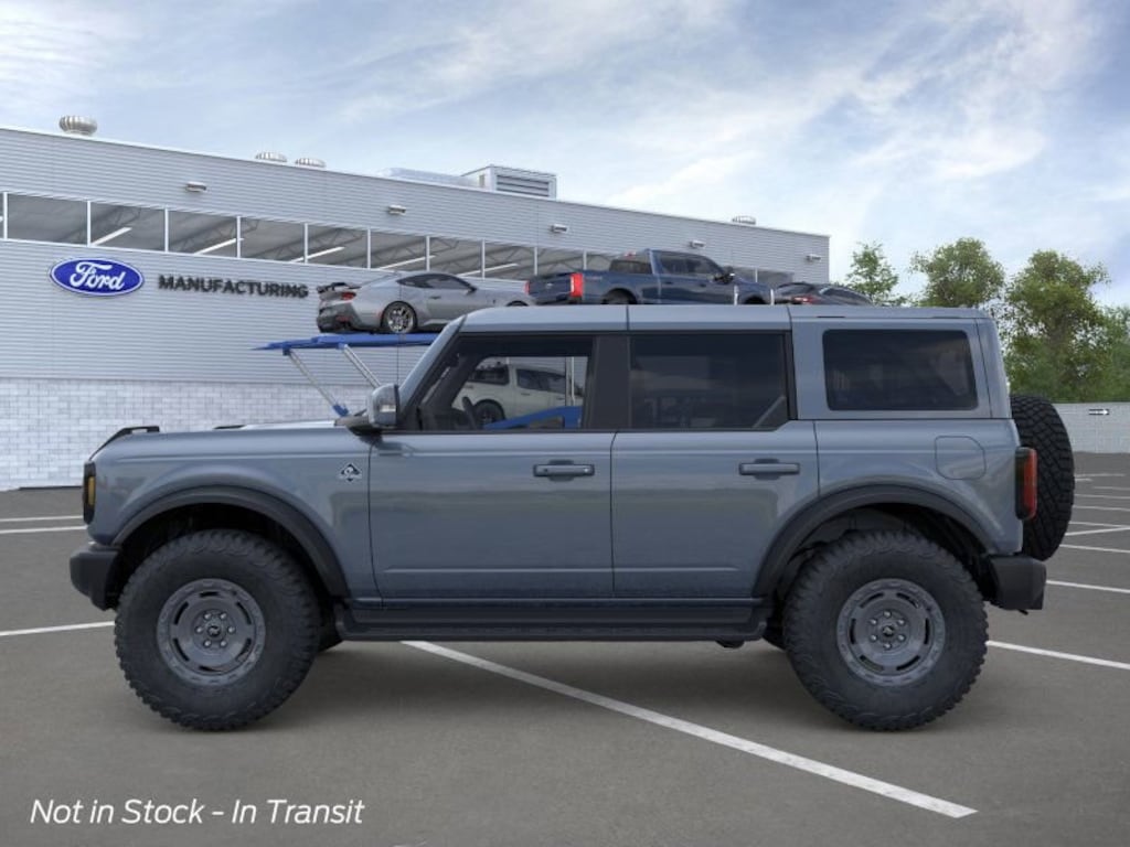 New 2025 Ford Bronco Outer Banks SUV