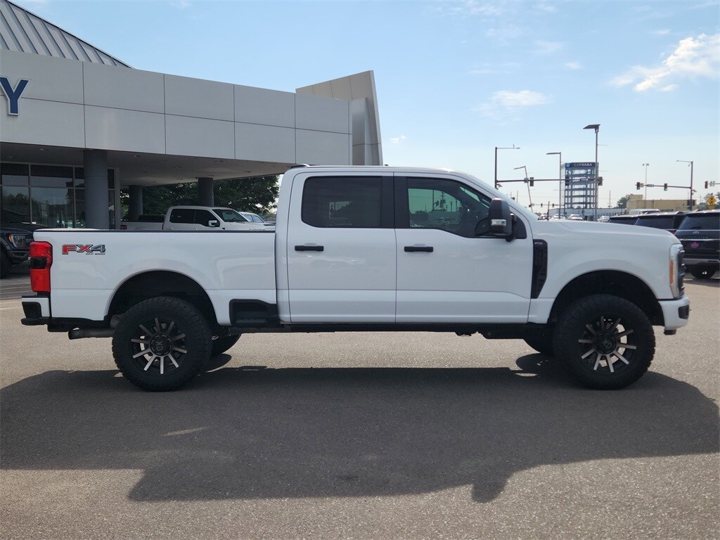 2023 Ford F-250 photo 2