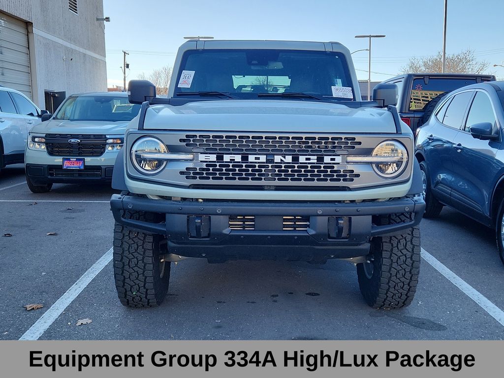 2024 Ford Bronco Badlands photo 2