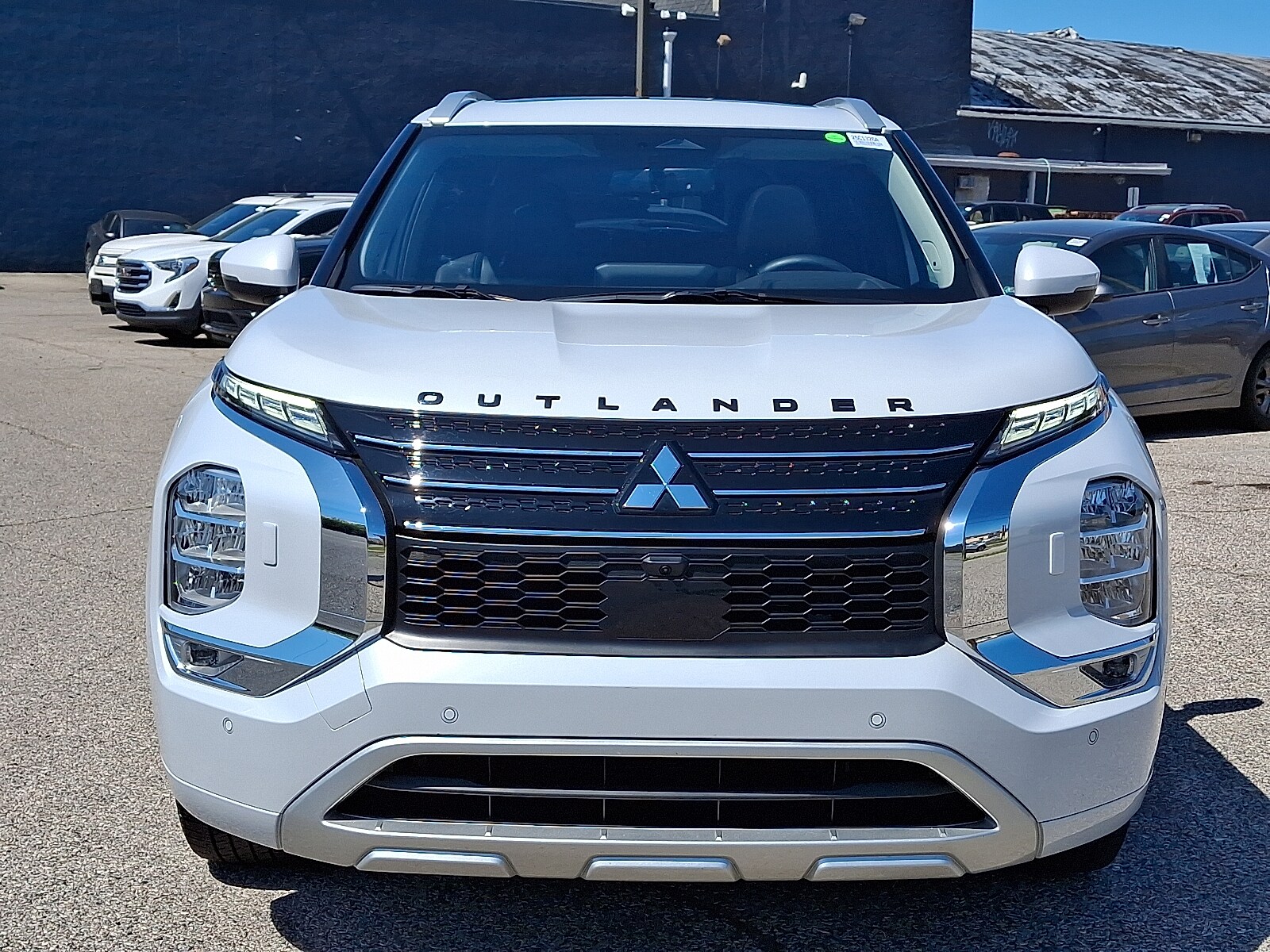 2024 Mitsubishi Outlander PHEV SEL S-AWC photo 2