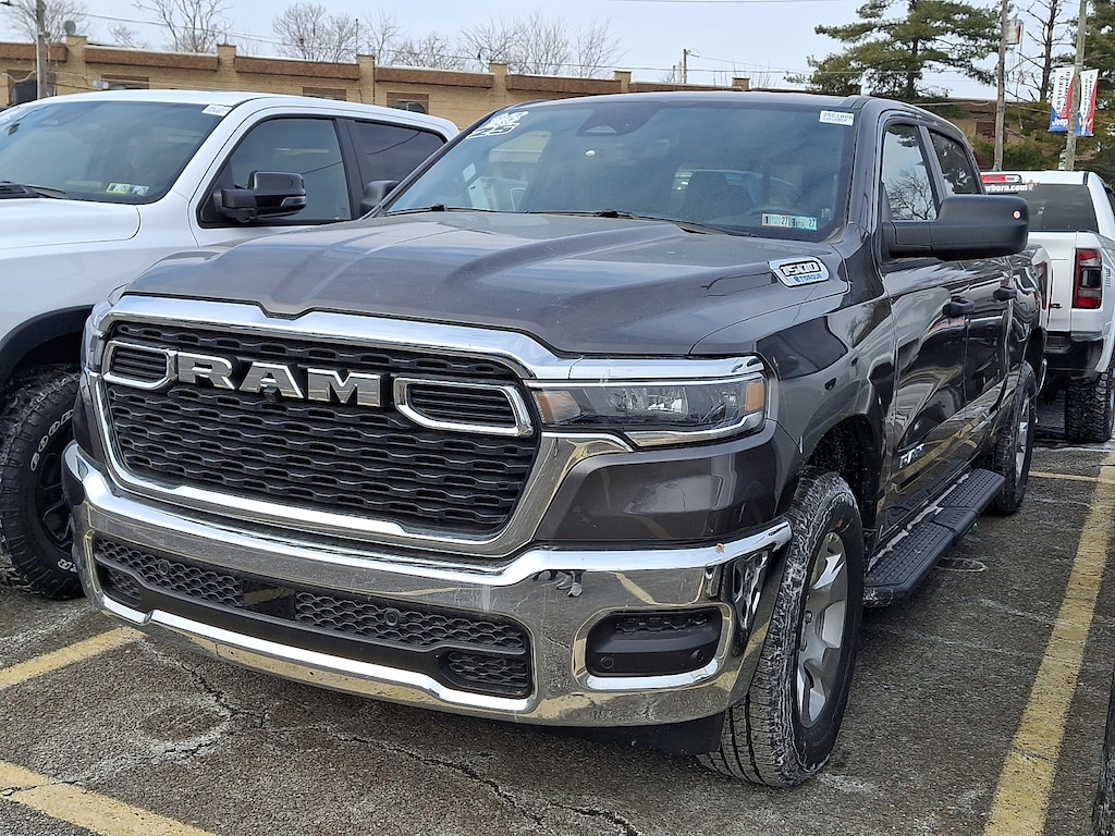 New 2025 Ram 1500 TRADESMAN CREW CAB 4X4 5'7 BOX Pickup