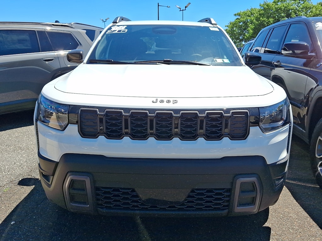 New 2026 Jeep Cherokee Laredo 4x4 Sport Utility