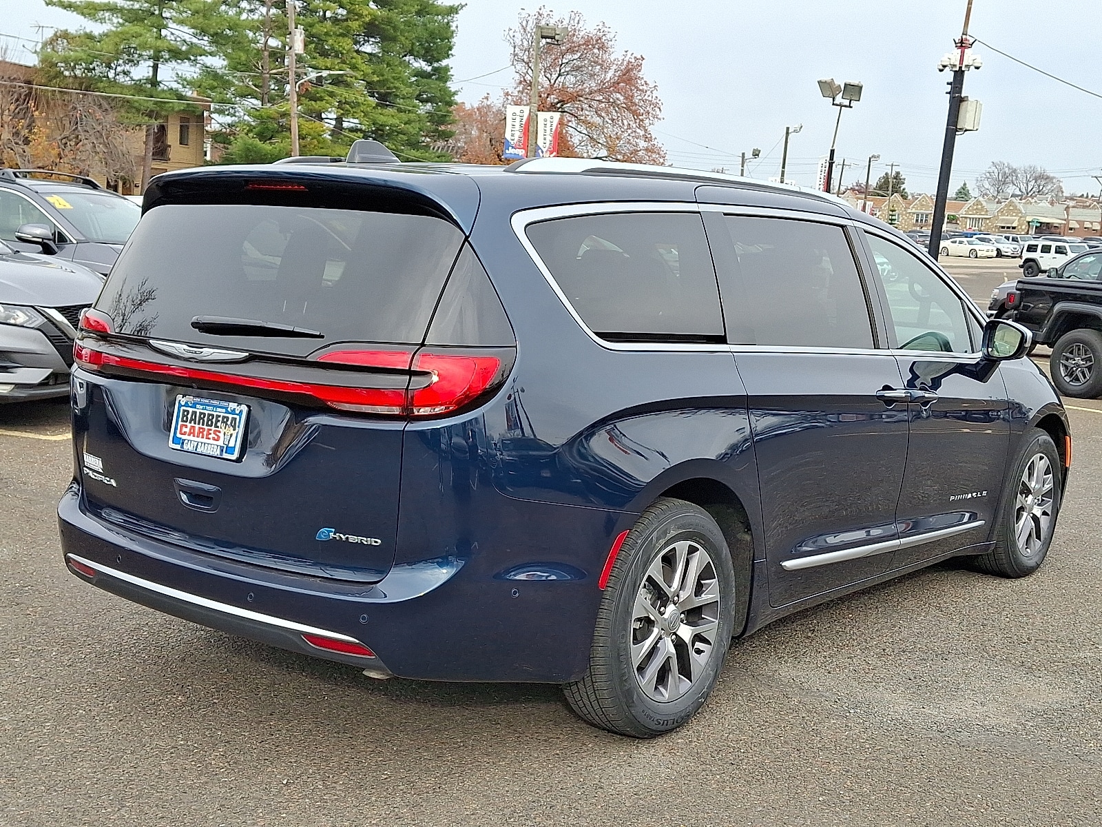 2024 Chrysler Pacifica PHEV Pinnacle - Photo 6