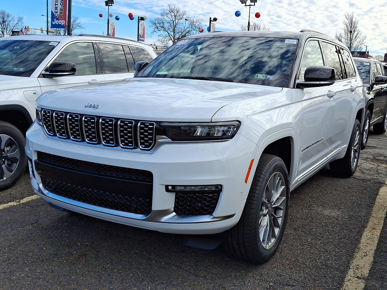 2025 Jeep Grand Cherokee L Summit photo 3