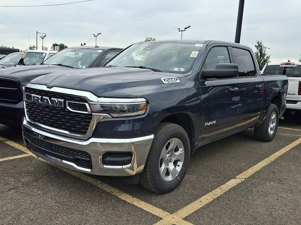 New 2026 Ram 1500 TRADESMAN CREW CAB 4X4 5'7 BOX Pickup