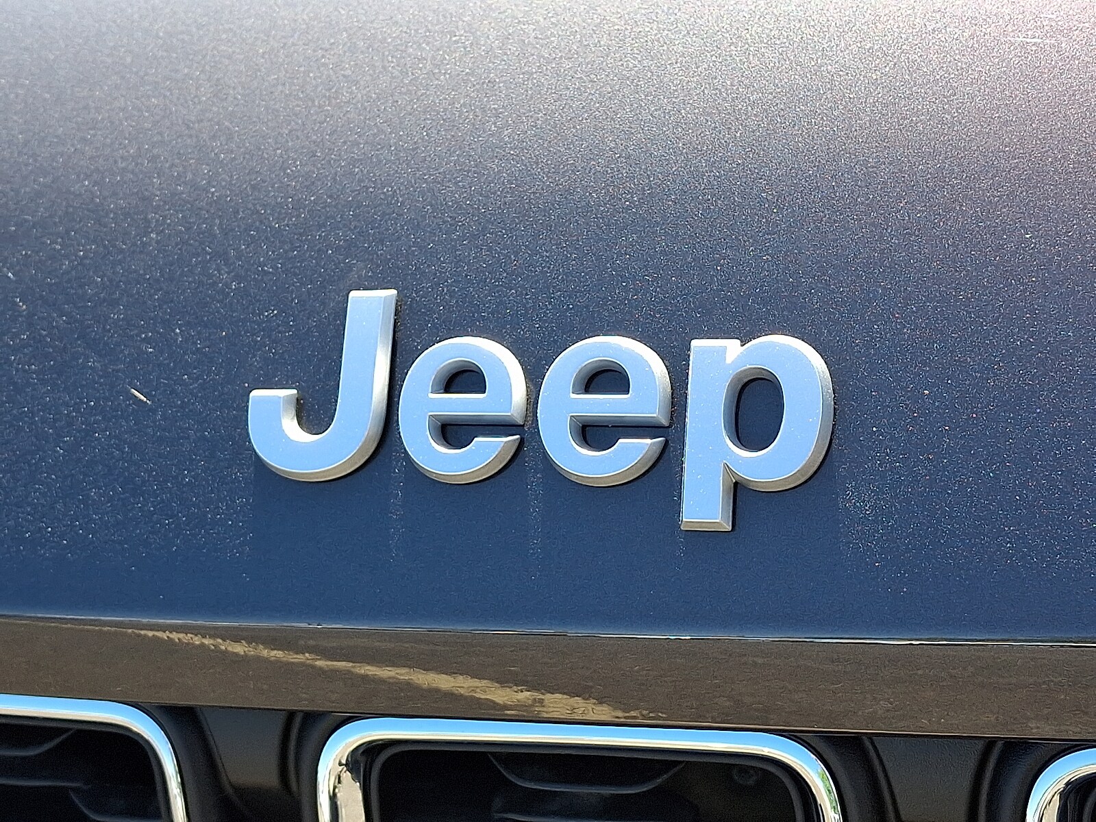 2025 Jeep Grand Cherokee Laredo photo 4
