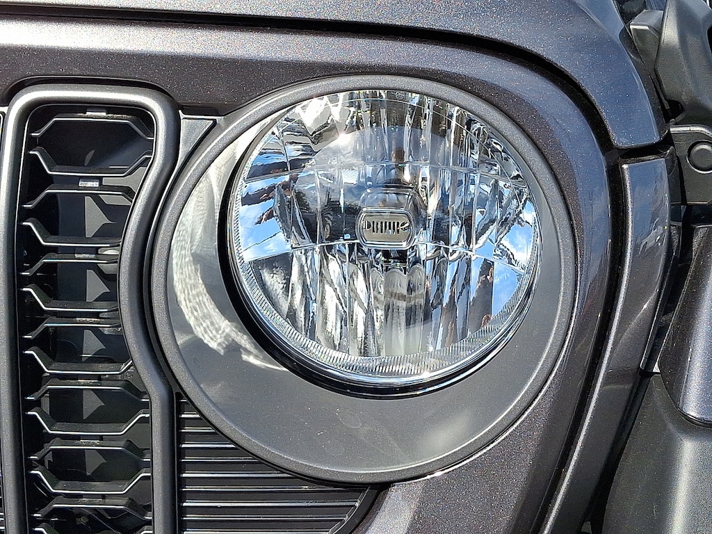 New 2025 Jeep Gladiator SPORT S 4X4 Pickup