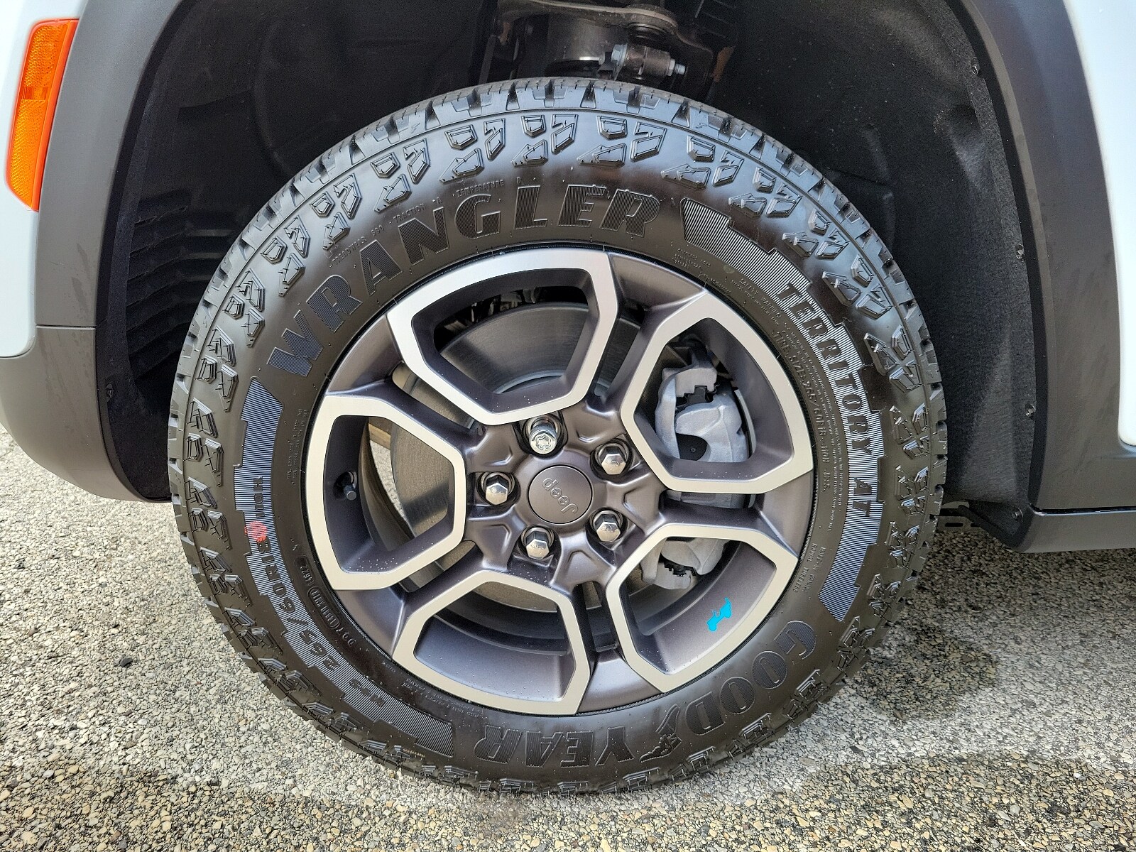2023 Jeep Cherokee 4xe Trailhawk photo 4