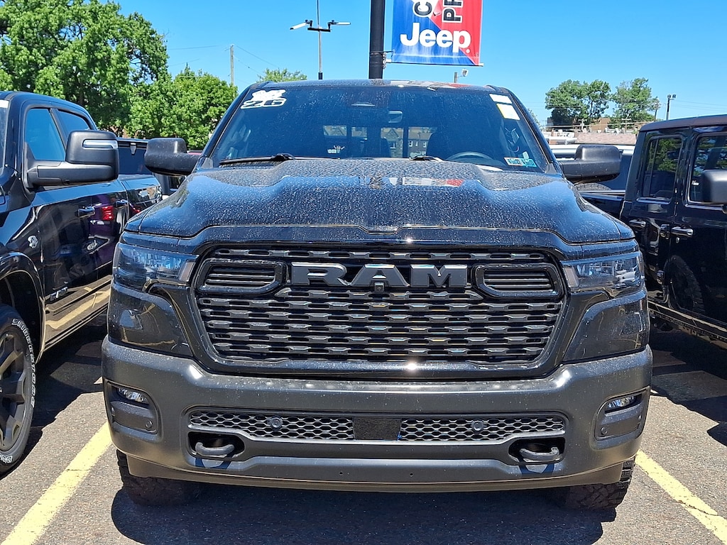 New 2026 Ram 1500 WARLOCK CREW CAB 4X4 5'7 BOX Pickup