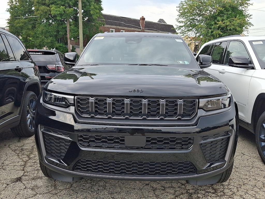 New 2027 Jeep Grand Cherokee Laredo Altitude Sport Utility