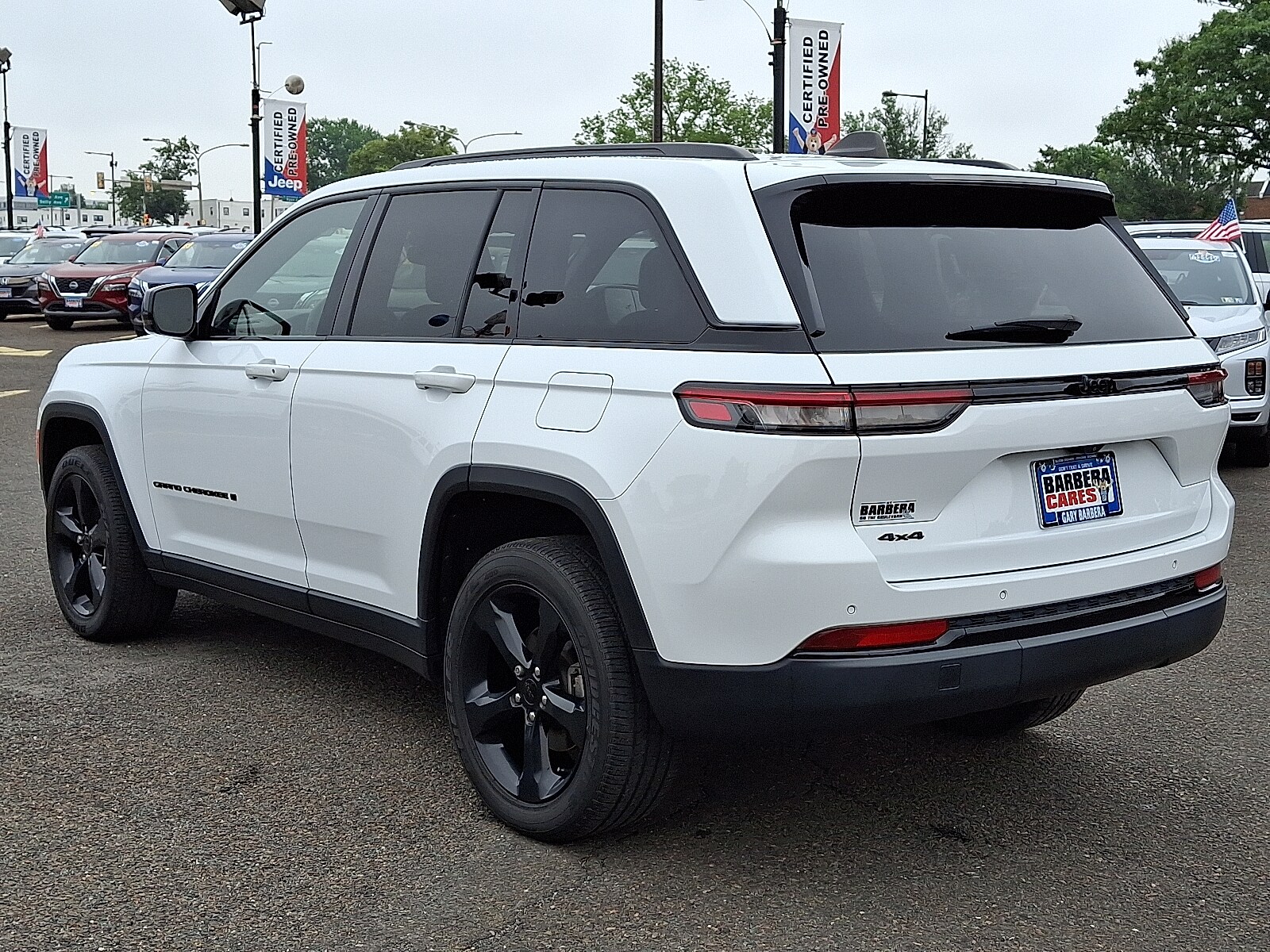 2023 Jeep Grand Cherokee Altitude photo 3