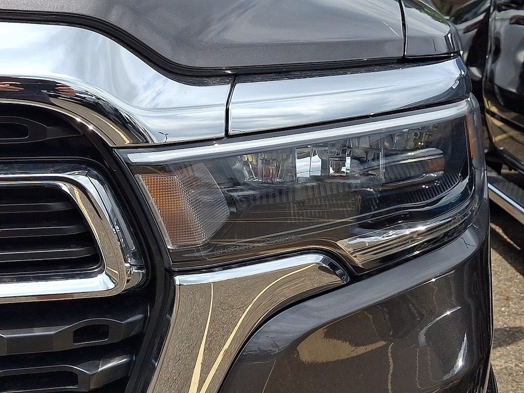 New 2026 Ram 1500 TRADESMAN CREW CAB 4X4 5'7 BOX Pickup