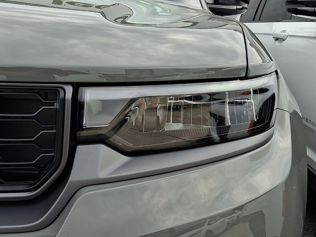 New 2027 Jeep Grand Cherokee Laredo Altitude Sport Utility