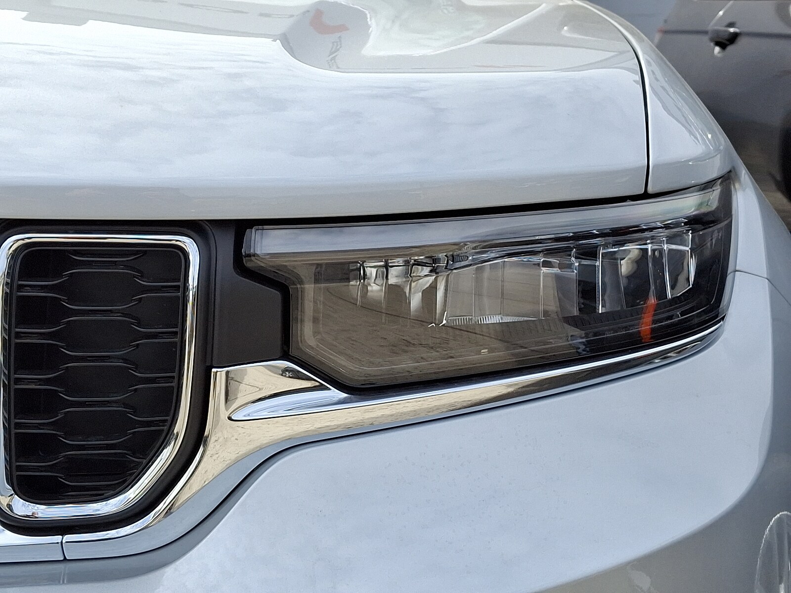 2025 Jeep Grand Cherokee Laredo X photo 4