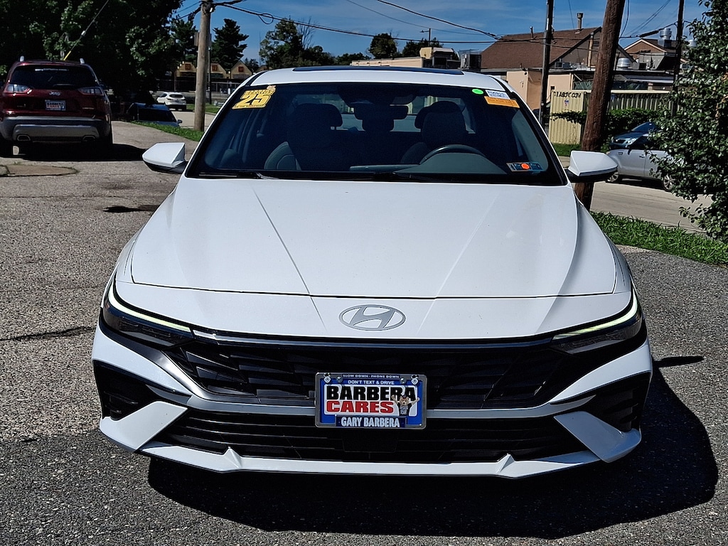 Used 2025 Hyundai Elantra SEL Convenience Sedan