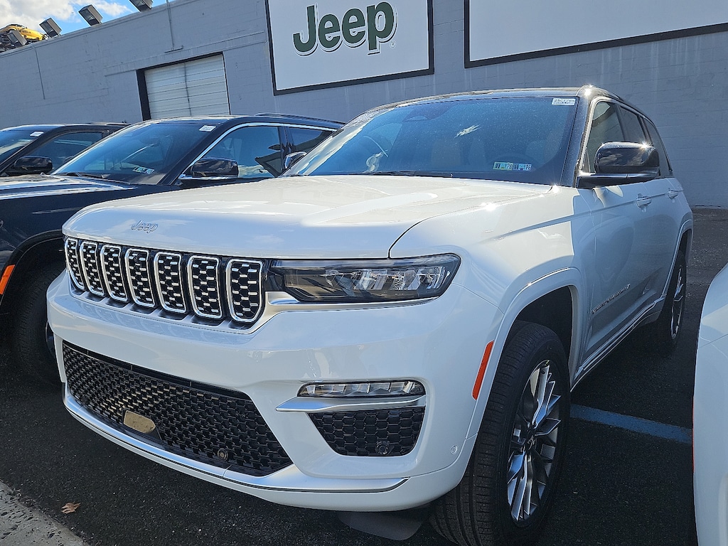 New 2025 Jeep Grand Cherokee SUMMIT 4X4 Sport Utility
